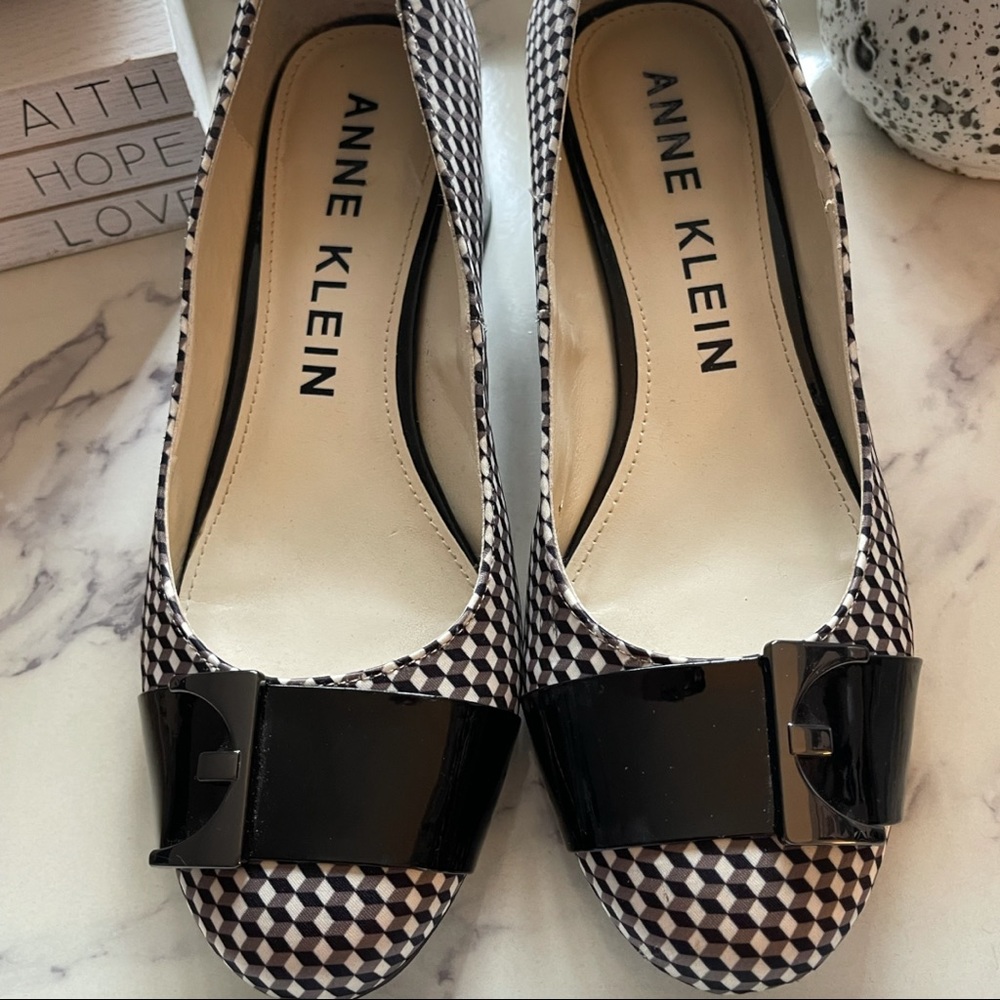 Anne Klien Women’s Akhastobe Pump Size: 8M